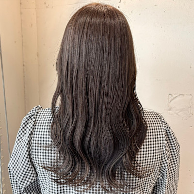 赤みも黄色みも感じない、アッシュベージュ【中川史菜】