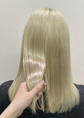 透明感ベージュでつくる上品ハイトーンカラー