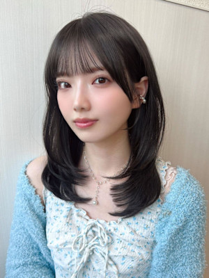 暗髪でも出せるこなれ感！フェイスレイヤー×くびれヘア