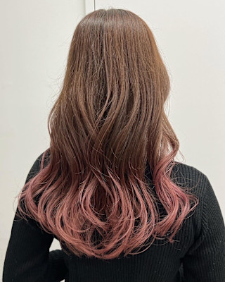 ピンクベージュ