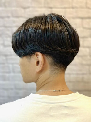 センターパートスタイル