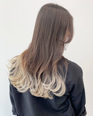 ハイトーン裾ブリーチカラー