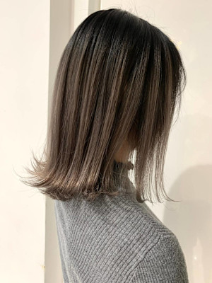 切りっぱなしグレージュグラデーション