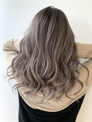 透明感ブリーチ！グレージュスタイル