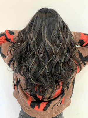 大人っぽさに！透明感ハイライトスタイル！