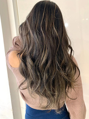 ベージュバレイヤージュ