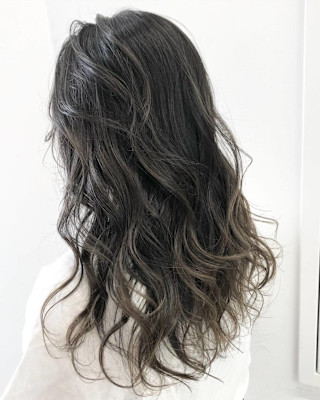 赤みが苦手な人のダークグレージュ