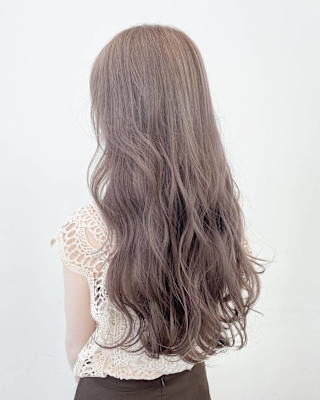 透明感ベージュ