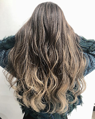 ナチュラルバレイヤージュ