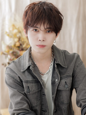 波打ちパーマサーフカールフェザーショート　ツーブロパーマ