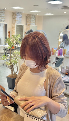 20代30代短めハッシュカット艶感カラー