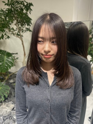 オリーブベージュ