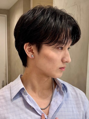 抜け感と動きを活かしたスパイラルセンターパート