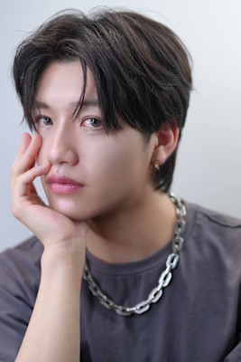 ニュアンスパーマ　センターパート　毛流れ