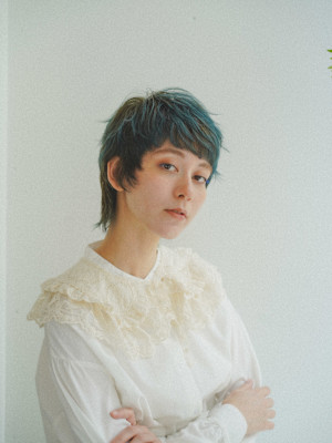 ショート/オン眉/ブルー/青髪