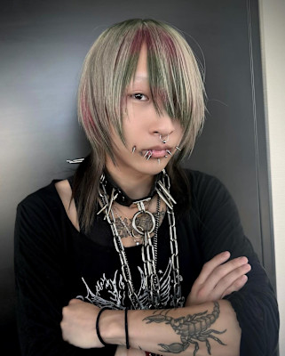 セクションカラー　ケアブリーチ　ブリーチカラー　原宿/表参道