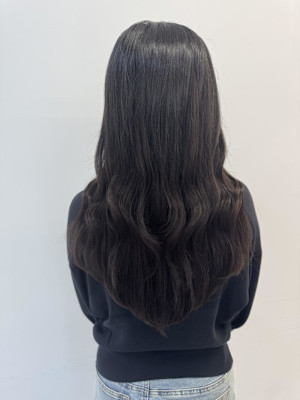 派手すぎない自然かわいいロングスタイル♪