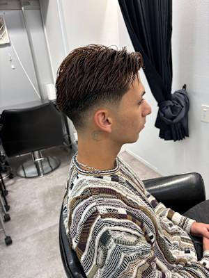 バーバーロースキンフェードショートセンターパート/渋谷