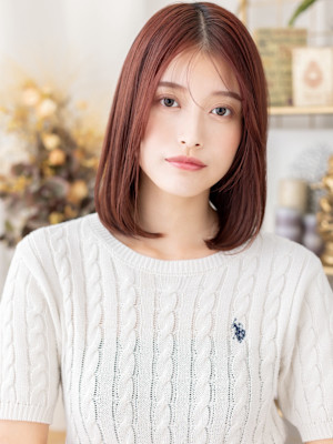 センターパート艶カラー切りっぱなしボブディ　ココアグレージュ