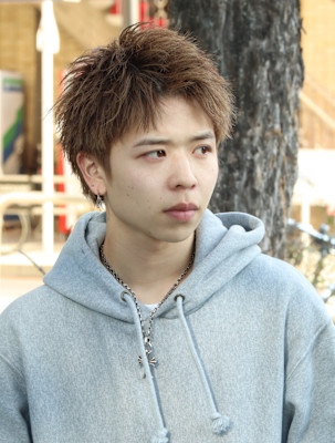 アップバング　メンズショート　ベージュカラー