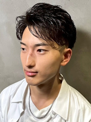 刈り上げショート 毛流れパーマ ハーフアップバング 20代