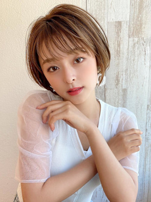 30代40代に人気の大人かわいい前髪ありのくびれショート