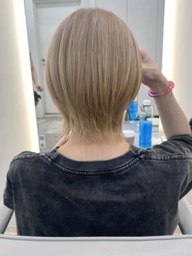 【ミルクティー】ショートウルフ ブリーチ