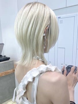 【ウルフカット】ハイトーン ブロンドカラー