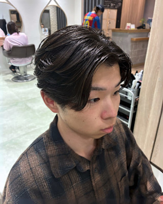 曲がる縮毛矯正で自然な毛流れに【三軒茶屋】