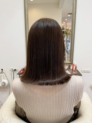 外ハネ/艶髪/ブラウンカラー