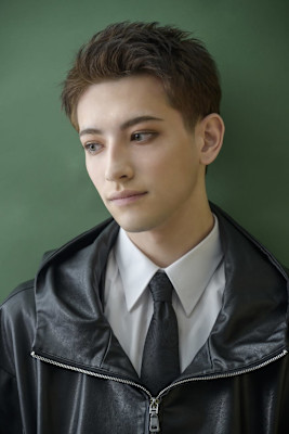 スパイカーショートミルクティーベージュ刈り上げ所沢