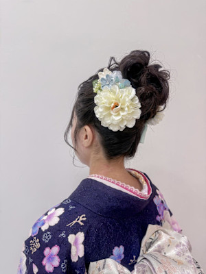 上品に映える立体シニヨン