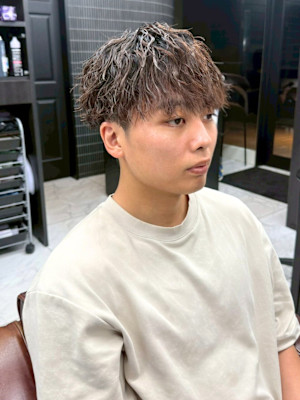 ツイストスパイラル　ツーブロック　マッシュ