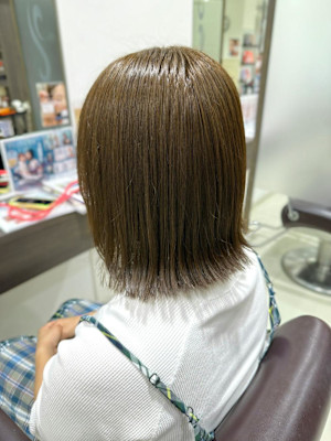 オリーブブラウン