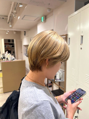 秋におすすめ！抜け感ハイトーンショート/ローライト