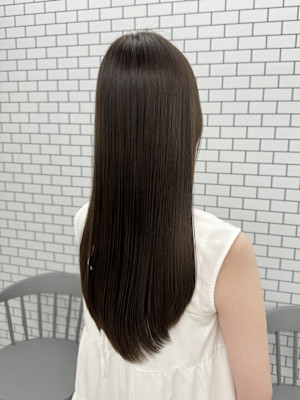 艶感たっぷりグレージュカラー【担当：RYONA】