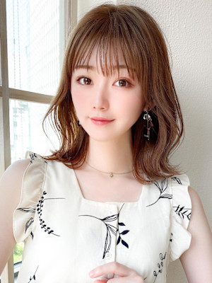 ぱっつん前髪にウルフレイヤーで小顔に×デザインカラー