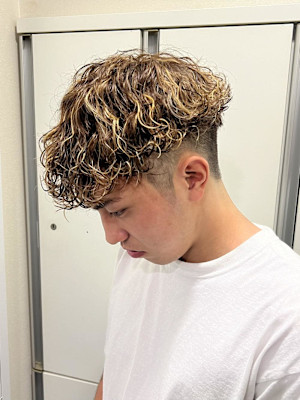 【平山明樹】波巻きパーマ+メッシュ+メンズカット