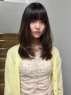 レイヤーカットミディアムレイヤーワイドバング