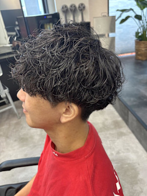 ナチュラルな動きで垢抜け！人気のシャドウパーマ