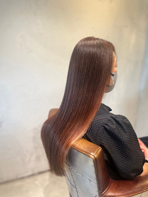 ◆ 艶感が際立つロングストレート