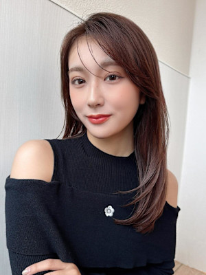 2wayバングで小顔に見えるフェイスレイヤーで作るくびれヘア