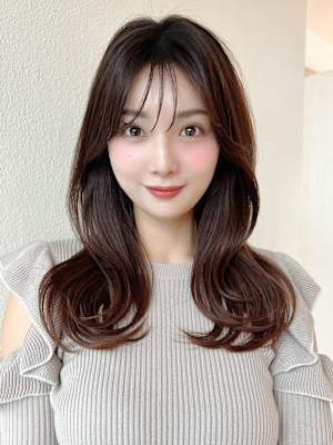 2wayバングで小顔に見えるフェイスレイヤーで作るくびれヘア