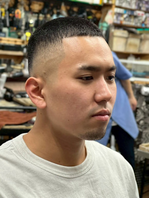 クロップスタイル＜理容室＞本厚木/海老名