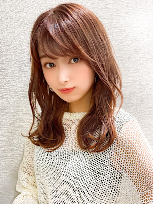 結んでもかわいいくびれセミロング × ミルクティベージュ