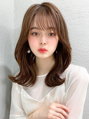 結んでもかわいいくびれセミロング × ミルクティベージュ