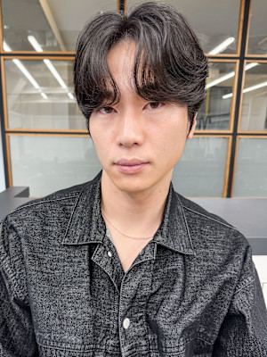 大人男性ニュアンスパーマナチュラルカラー秋メンズパーマ