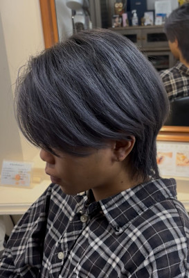 【暗髪でも存在感を放つ】スモーキーブルーグレー