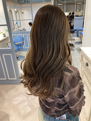 柔らかい雰囲気のオリーブベージュ赤羽美容院