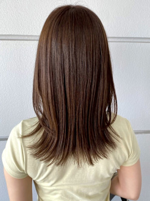 ベージュカラー ミディアム レイヤーカット 髪質改善カラー